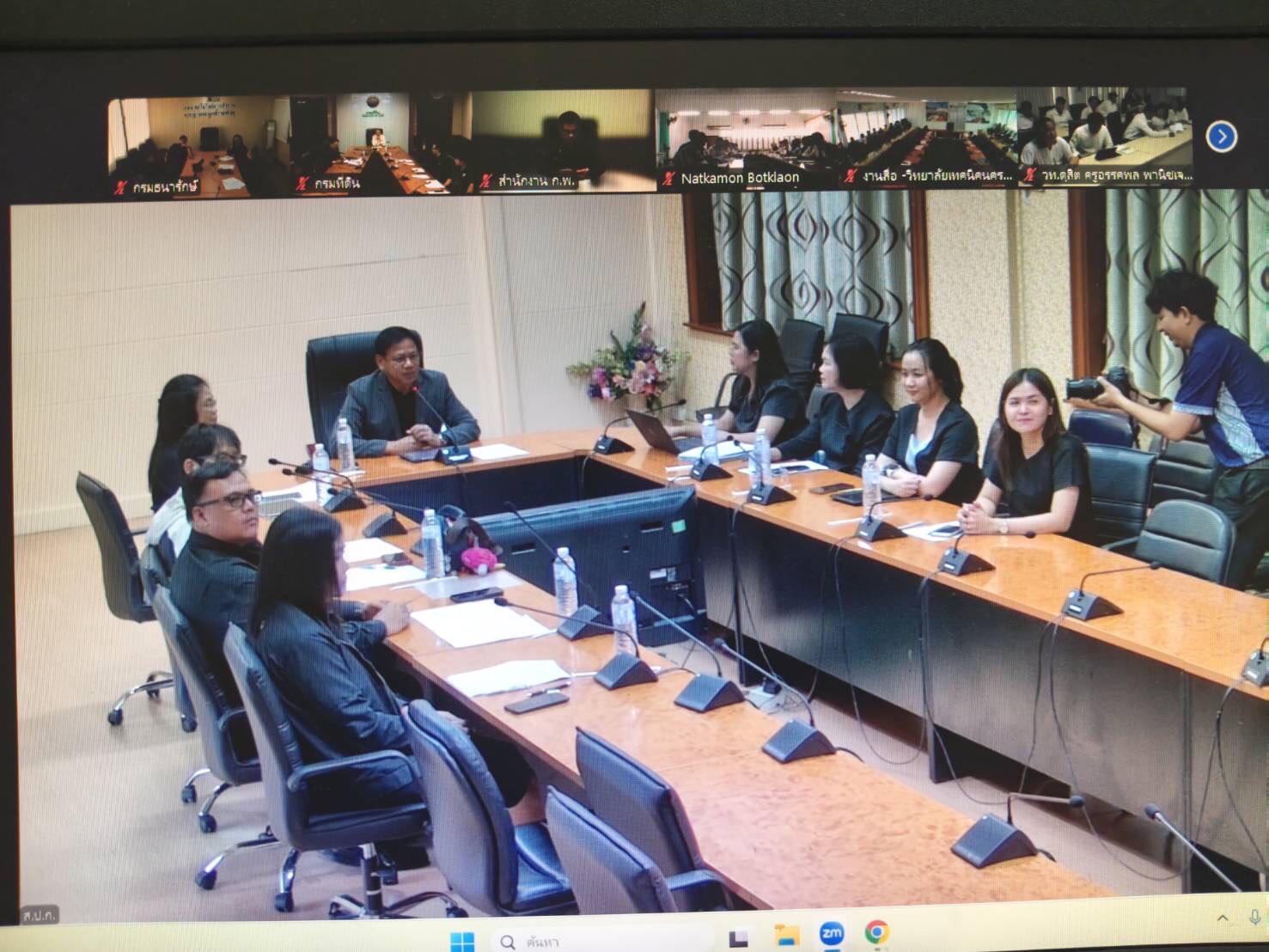 title - ส.ป.ก. เข้าร่วมการปฐมนิเทศนักศึกษาโครงการผลิตและพัฒนากำลังคุณภาพสูง เพื่อรองรับอัตรากำลังที่ขาดแคลนก่อนเข้ารับการฝึกอาชีพในส่วนราชการภายใต้ความร่วมมือและประชุมปรับแผนการฝึกอาชีพ